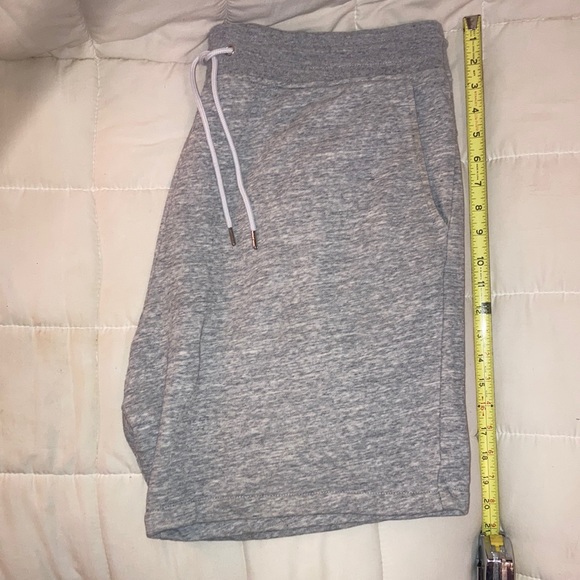 H&M - Grey - Seemed Sweat-shorts - XL - Picture 4 of 8